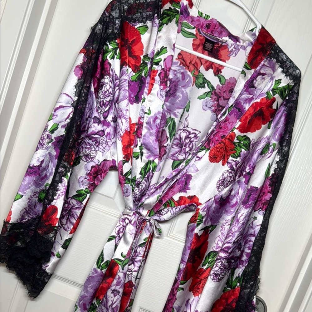 Victoria's Secret satin robe. Size M/L.